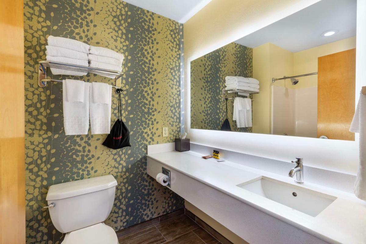 Best Western Plus Cold Spring - Housity