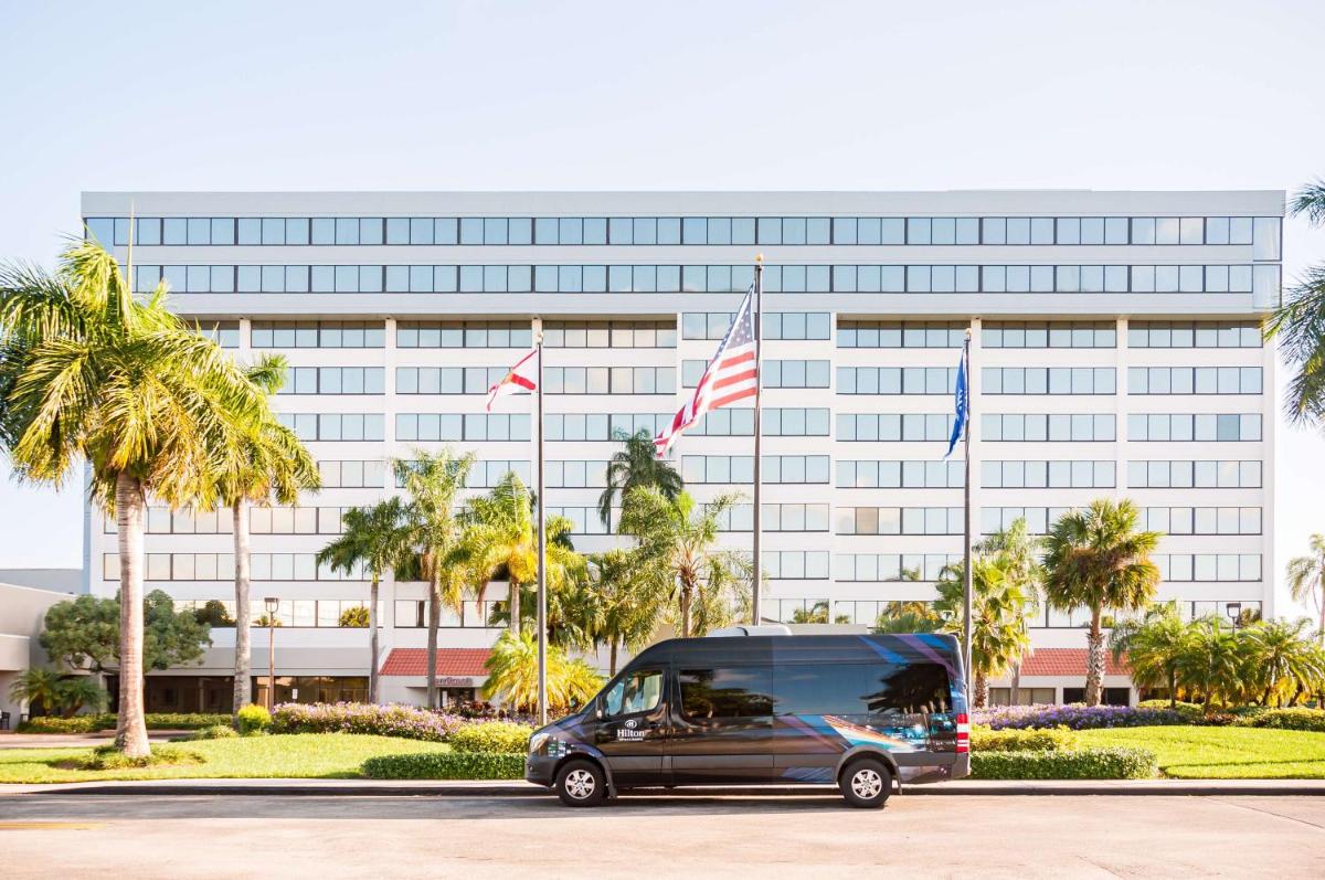Hilton Palm Beach PBI - Housity