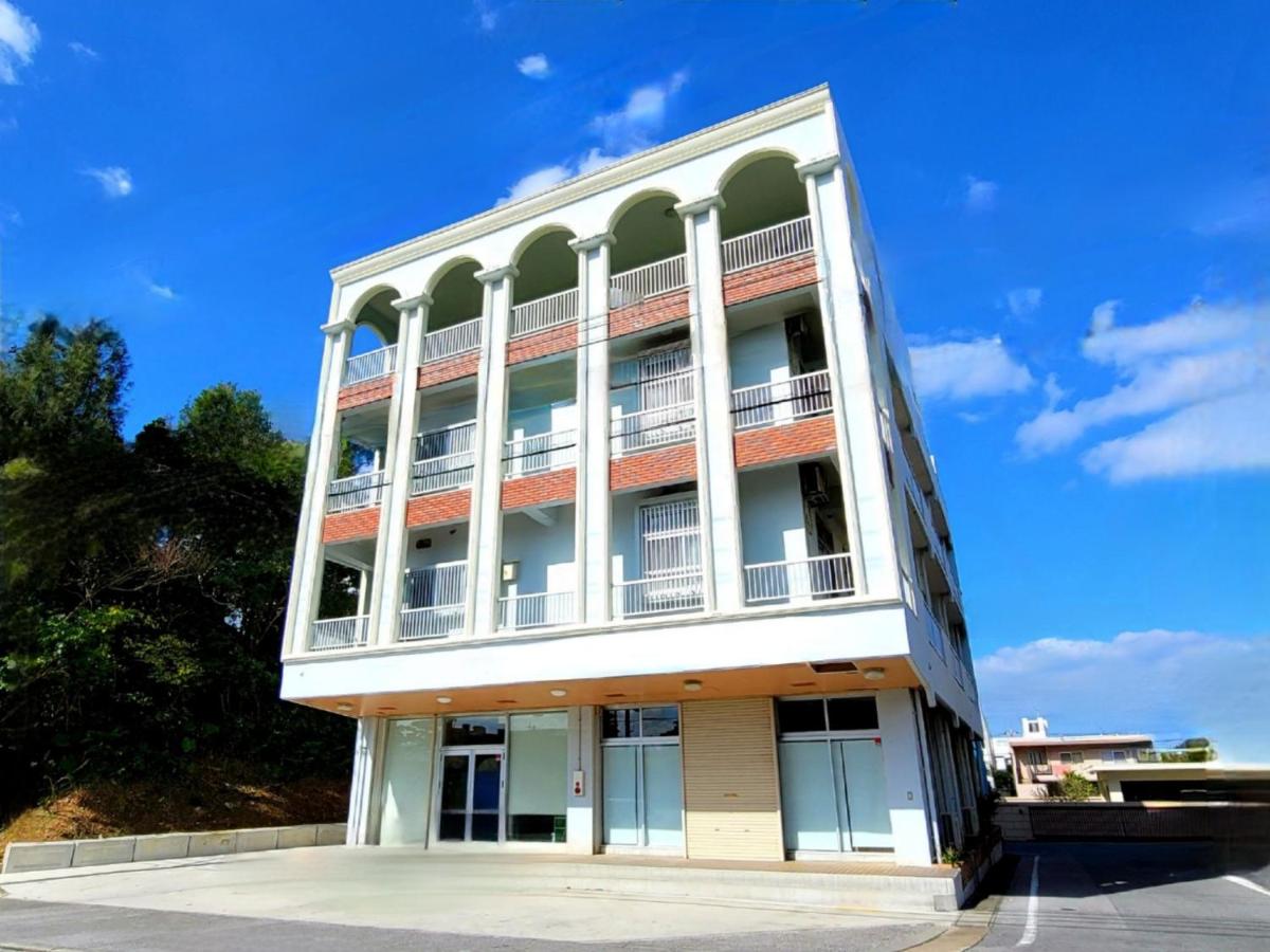 Villa Blu Okinawa Chatan 2-1 ヴィラブルー沖縄北谷2-1 "人気のリゾートタウン北谷で暮らすように過ごす, 沖縄の海をイメージしたコンセプトルーム&スマートハウス, ゆったり64平米2LDK " - Housity