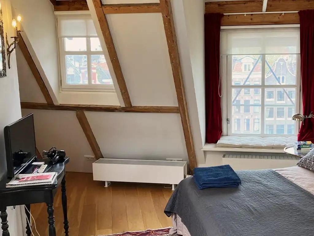 Canal View B&B Amsterdam - Housity