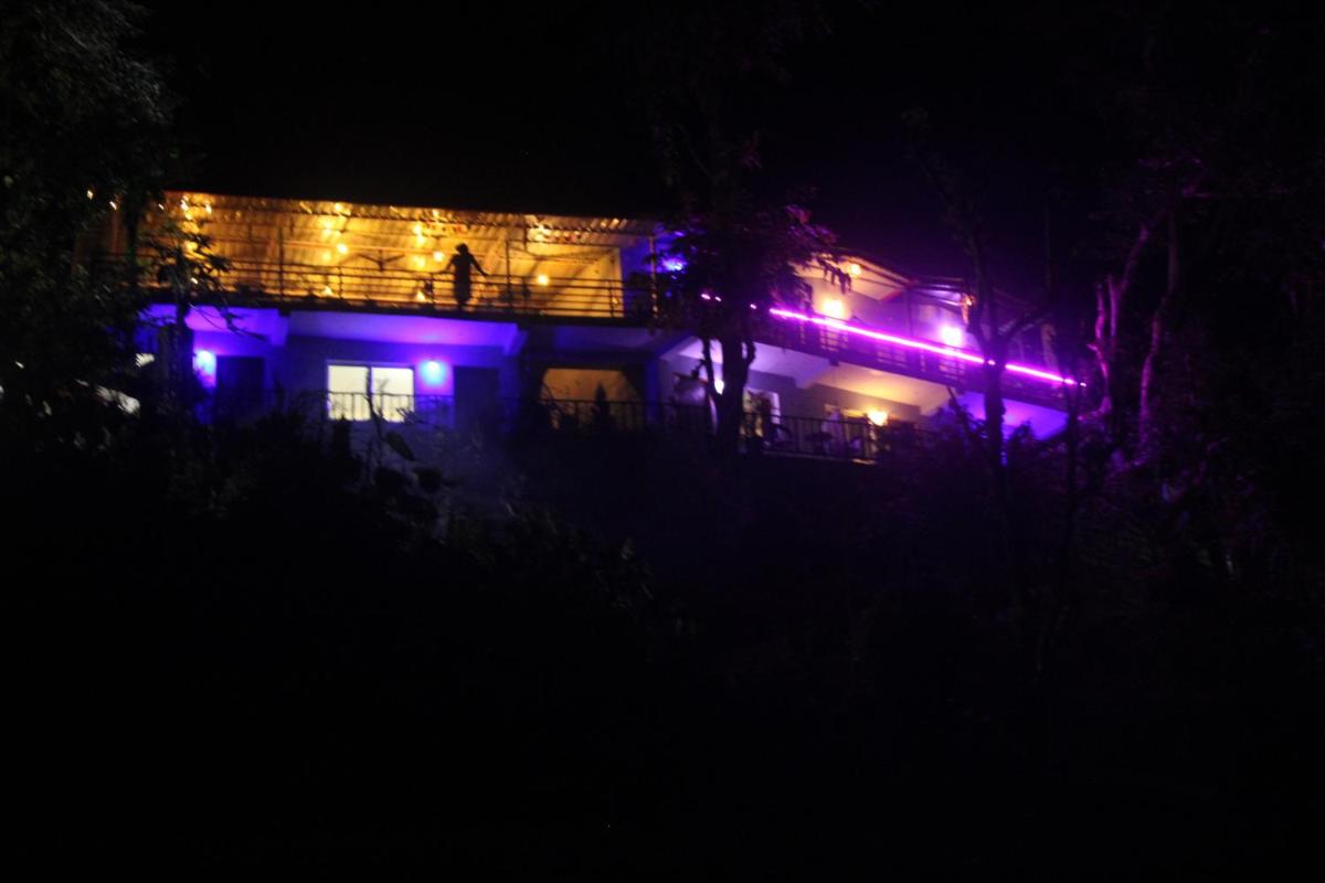 Suitetrails - Kyarki Village Homestay & Cafe
