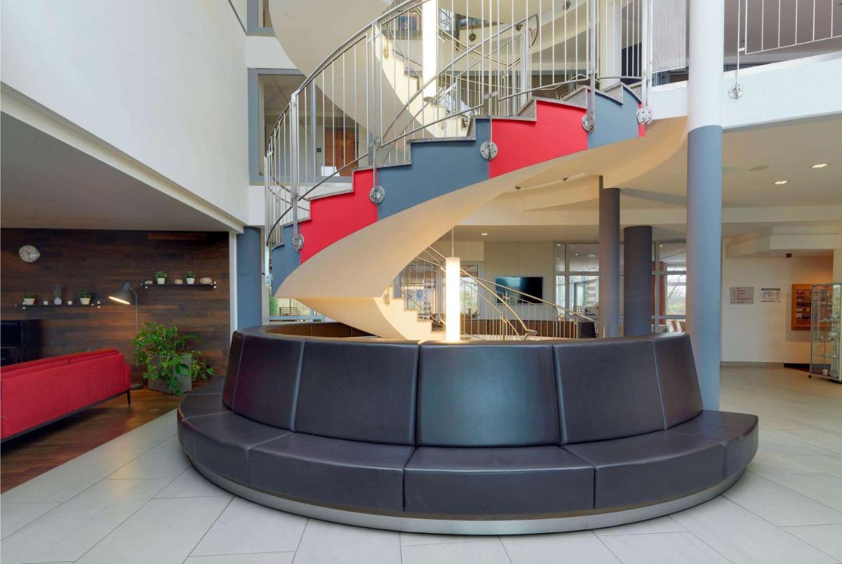 Ramada by Wyndham Dresden - Housity