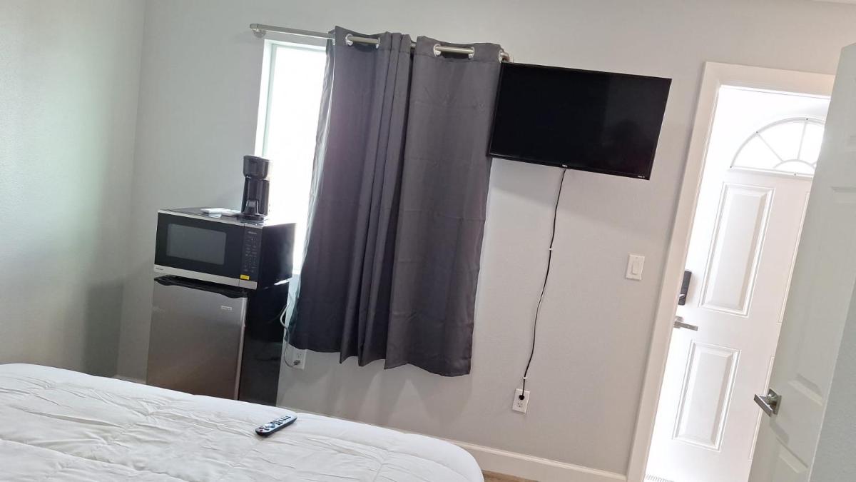 068A Newly Remodeled Cozy South Rim Studio - Sleeps 2 - Housity