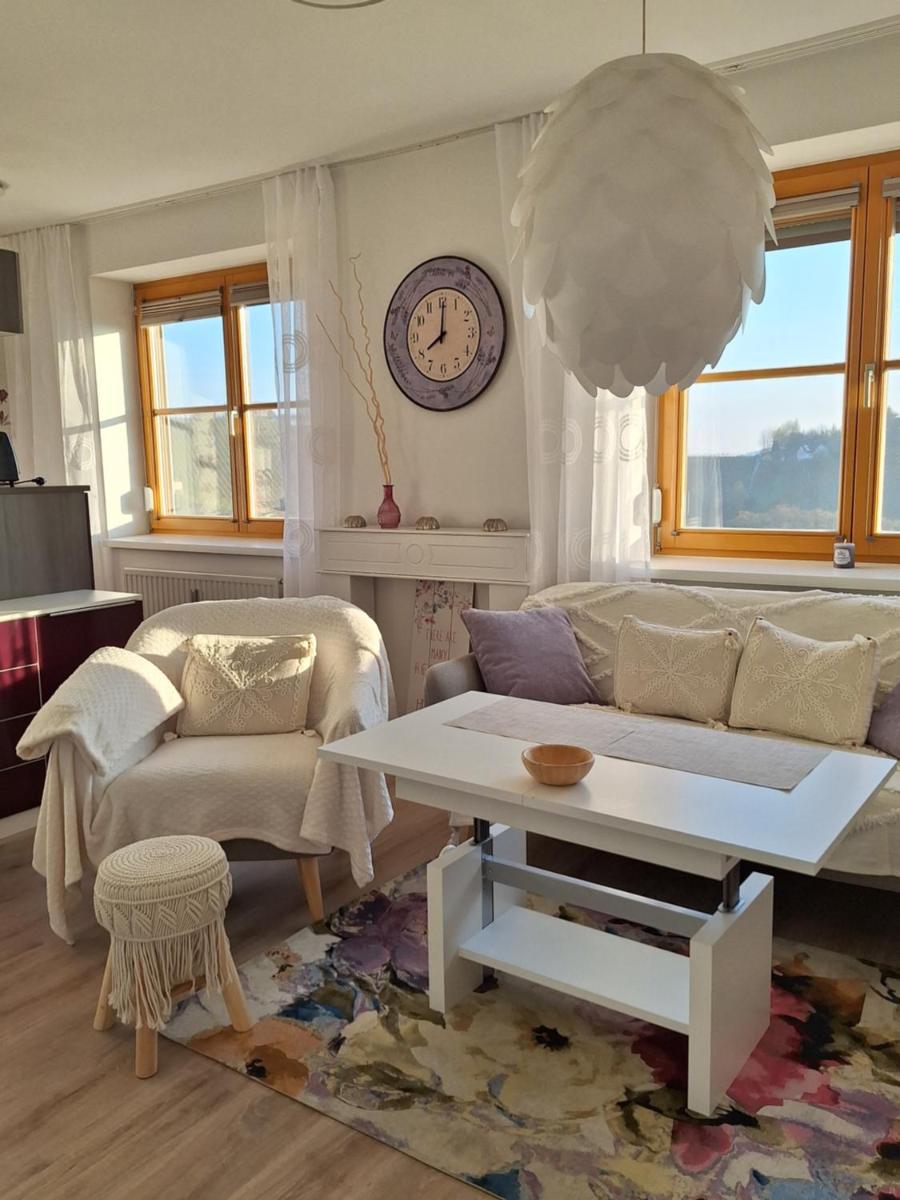 Summer Wine - Housity