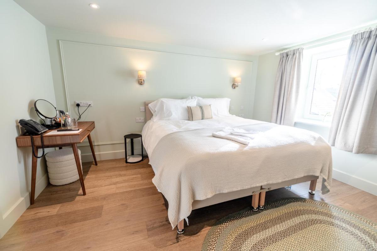 Glan Yr Afon - Housity