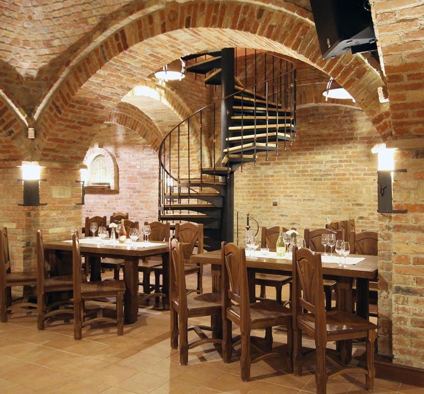 Penzión Kállai a Vináreň - Housity