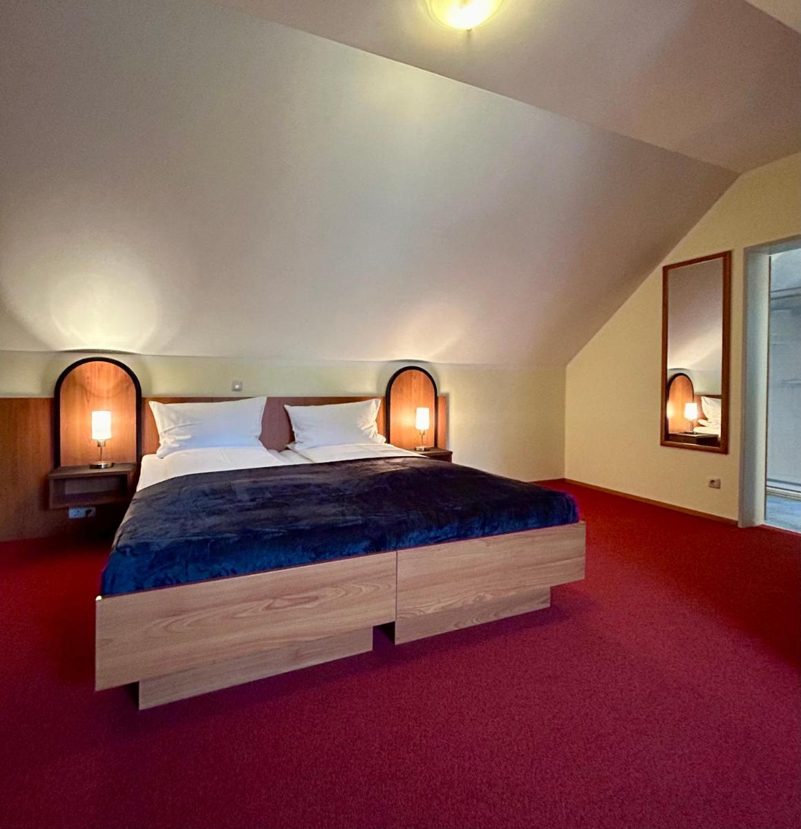 The Lodge Hotel by American Ease Grafenwoehr - Housity