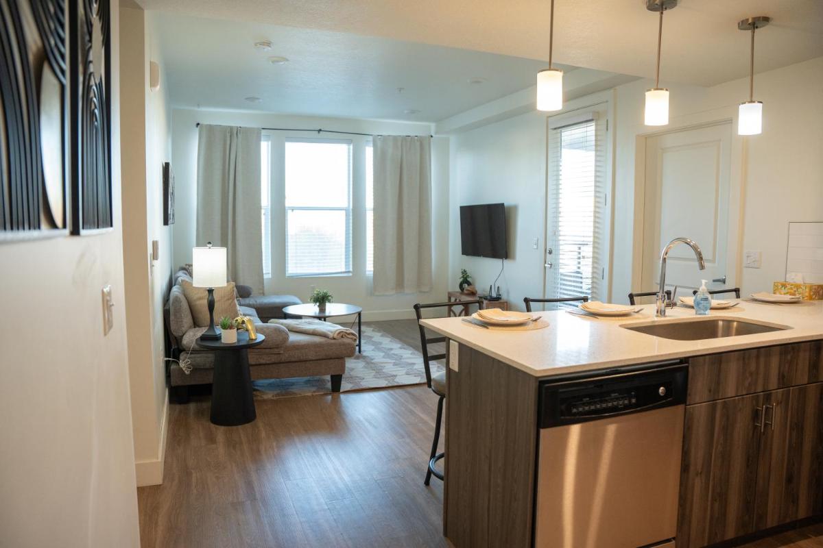 Delta Center Downtown Retreat - Housity