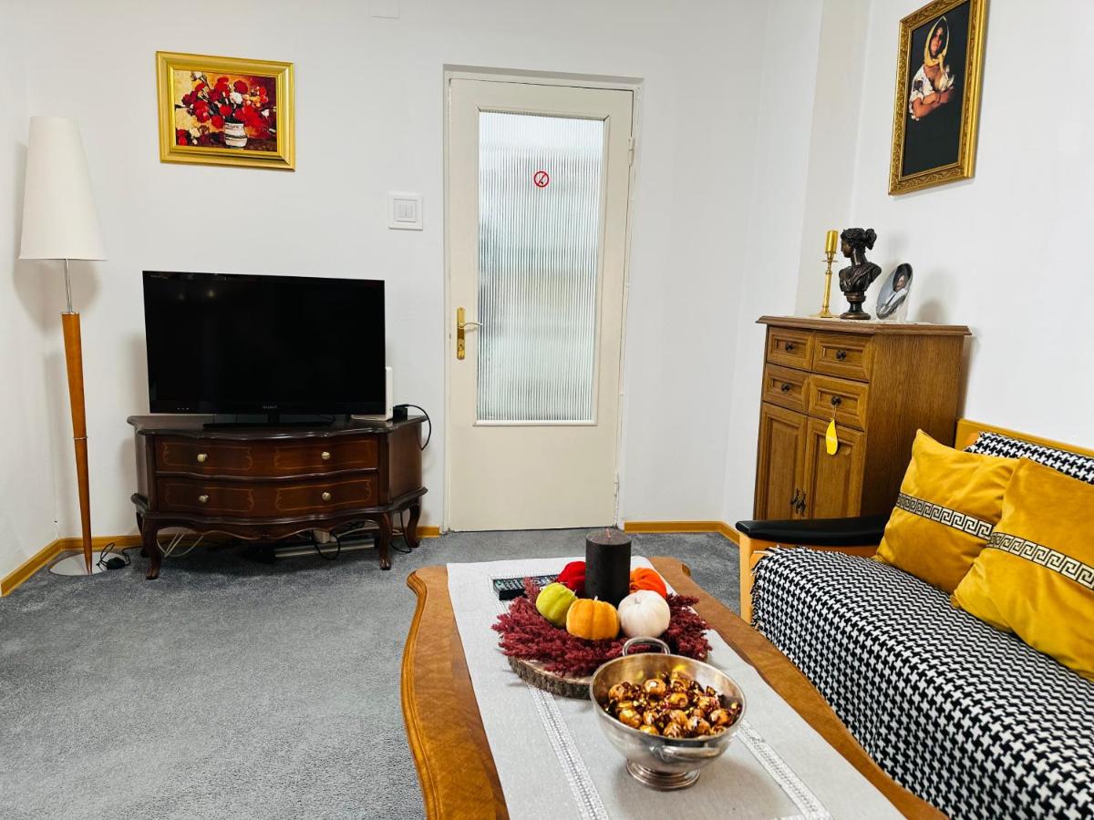 Studio - CLASSIC - - Housity
