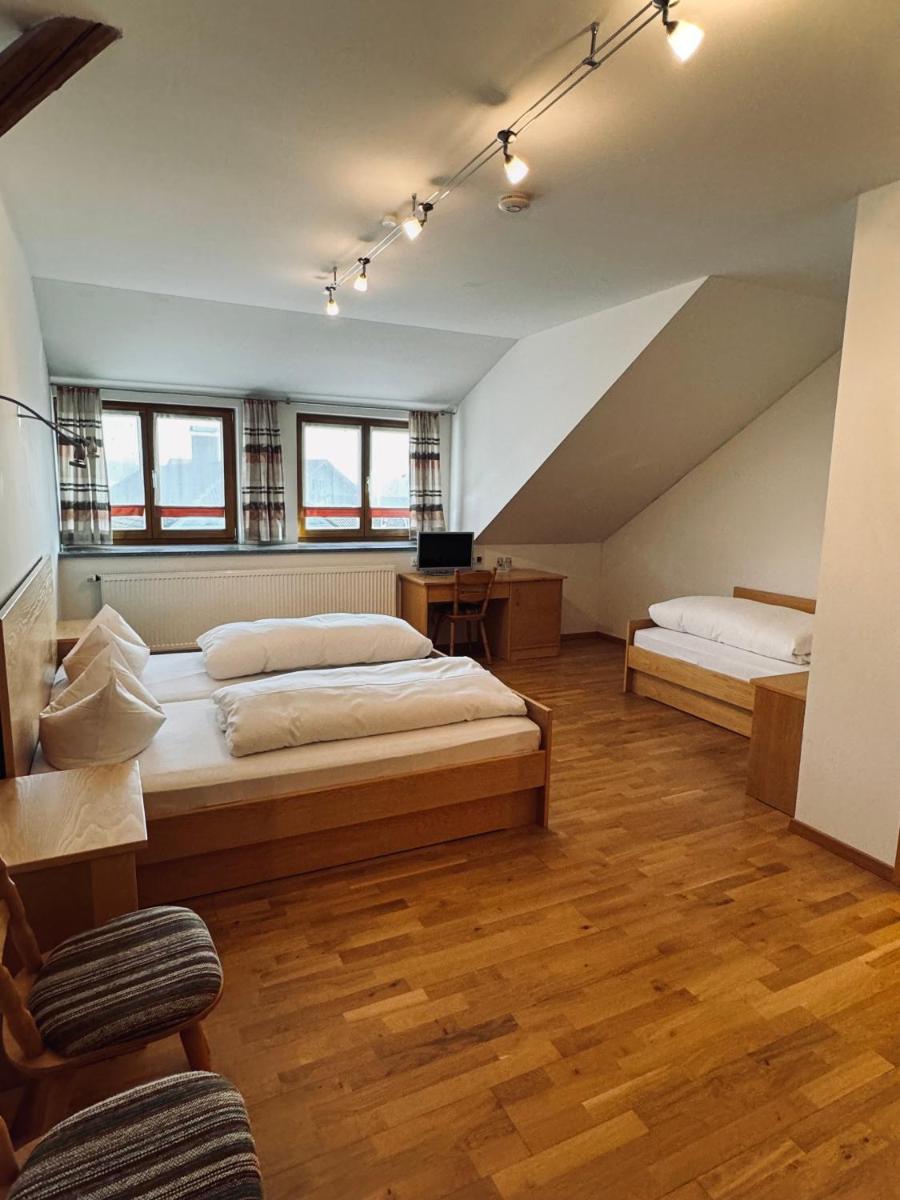 Landgasthof Hotel Zwickl - Housity