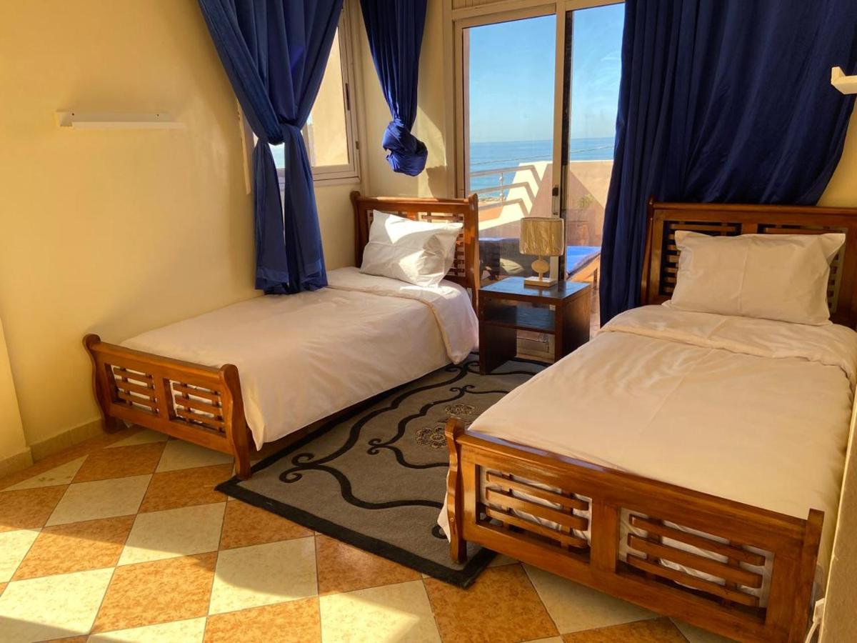 Tasra Surf and Flow - Housity