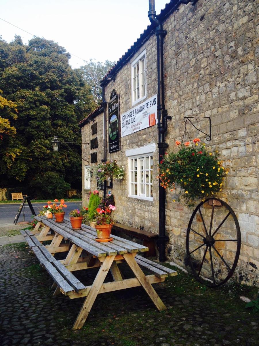 The Bull Inn West Tanfield - Housity