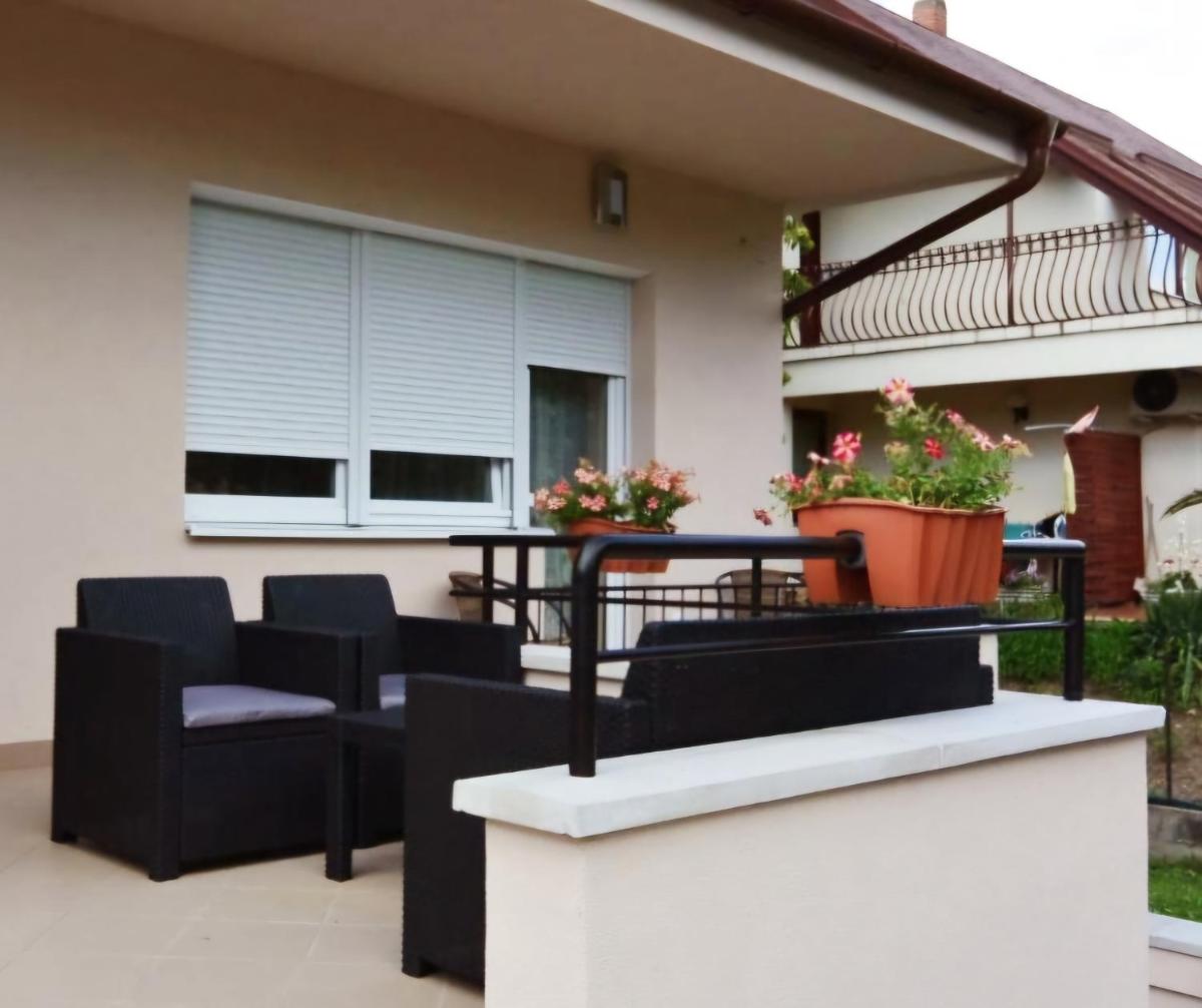 Béri Apartman - Housity