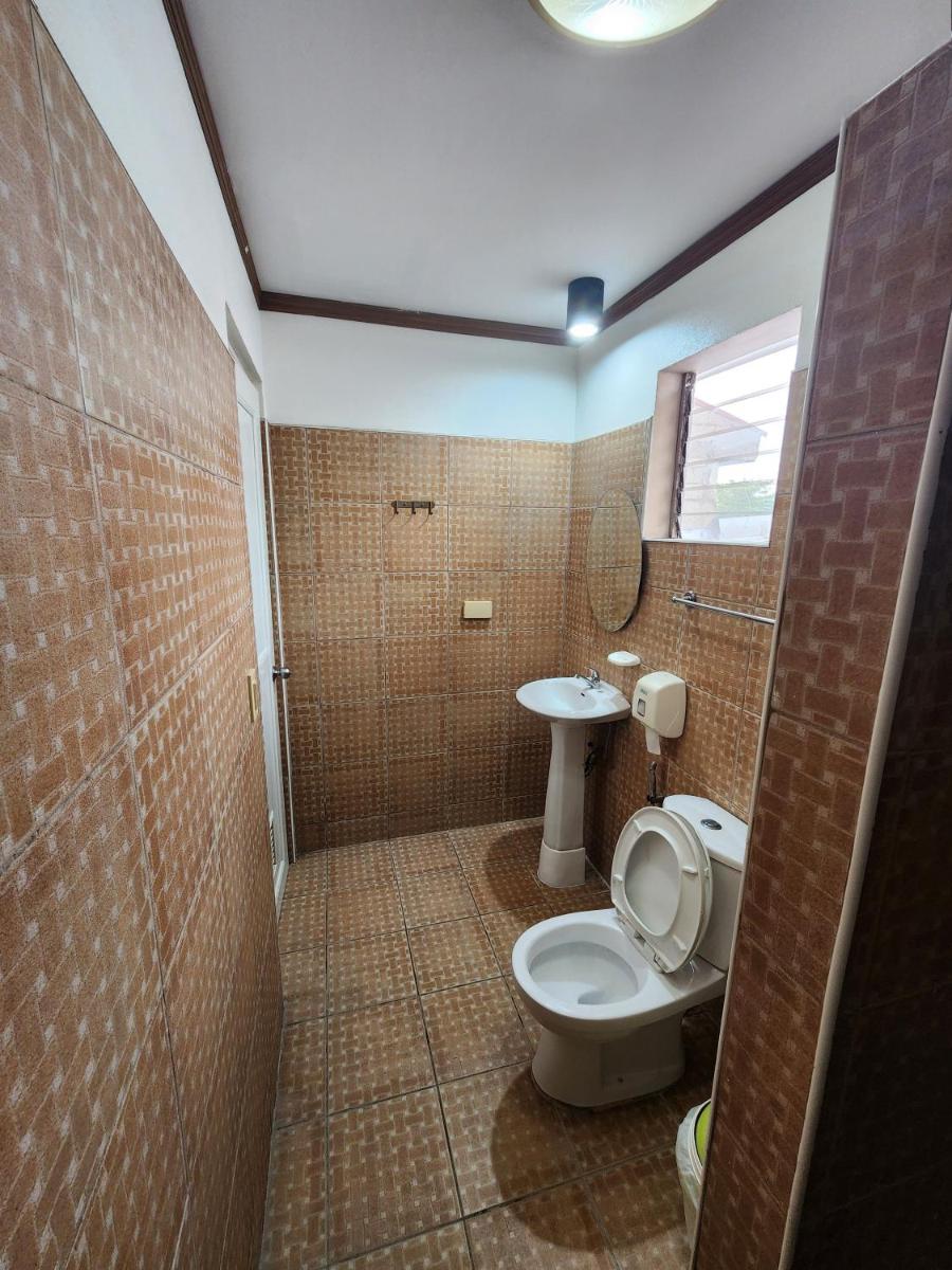 MB's Garden Inn - Housity