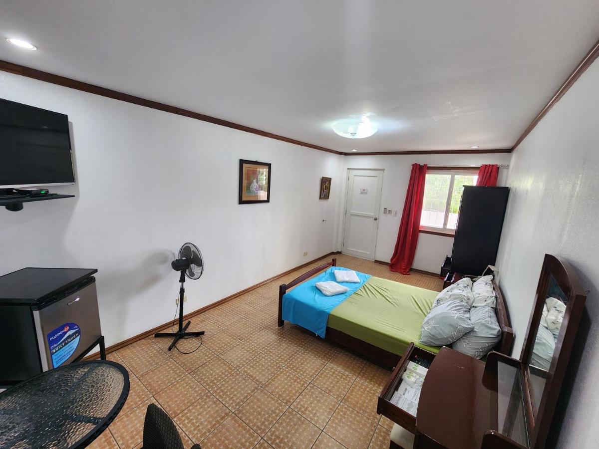 MB's Garden Inn - Housity