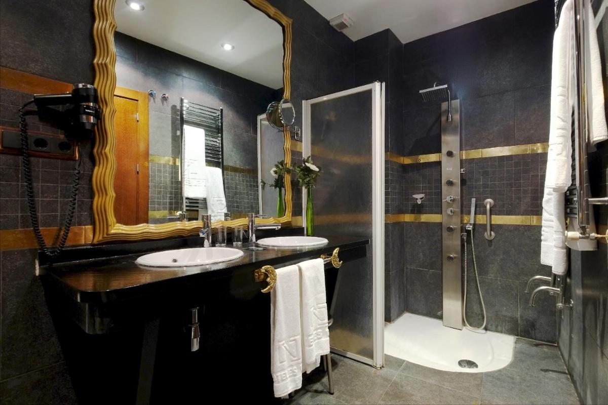 Un baño de Hotel & Spa Sierra de Cazorla 4*