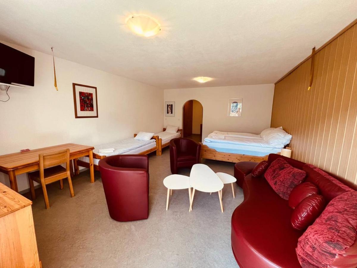 SKY Rooms, Mountainous View - Housity