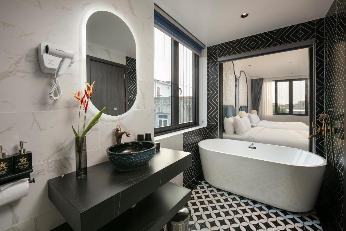 Phat Diem Plaza Hotel - Housity