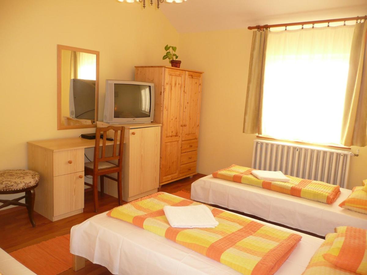 Kincses vendégház - Housity