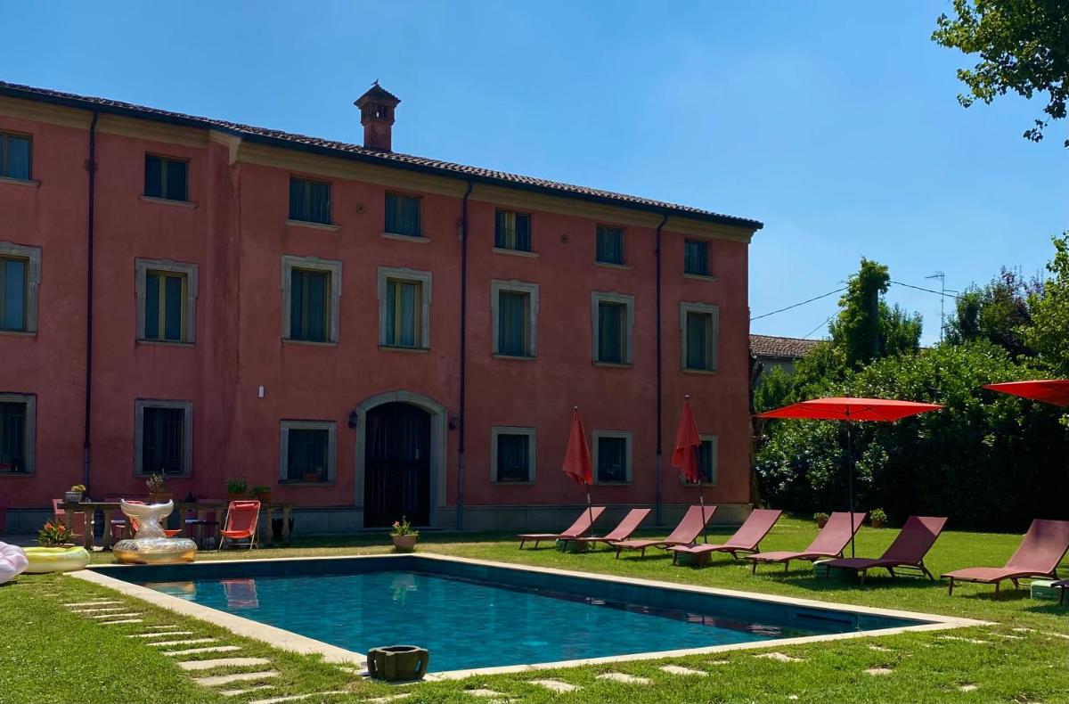 Hotel Villa Montanarini - Housity