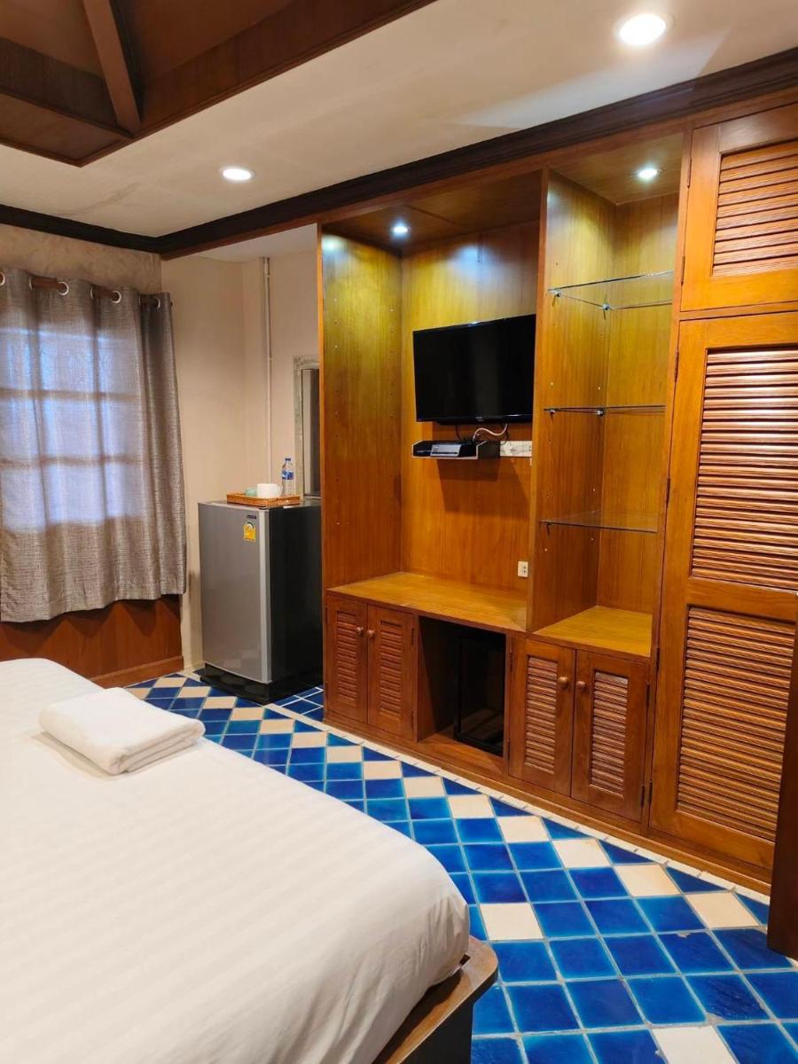Mona House Hotel - Housity