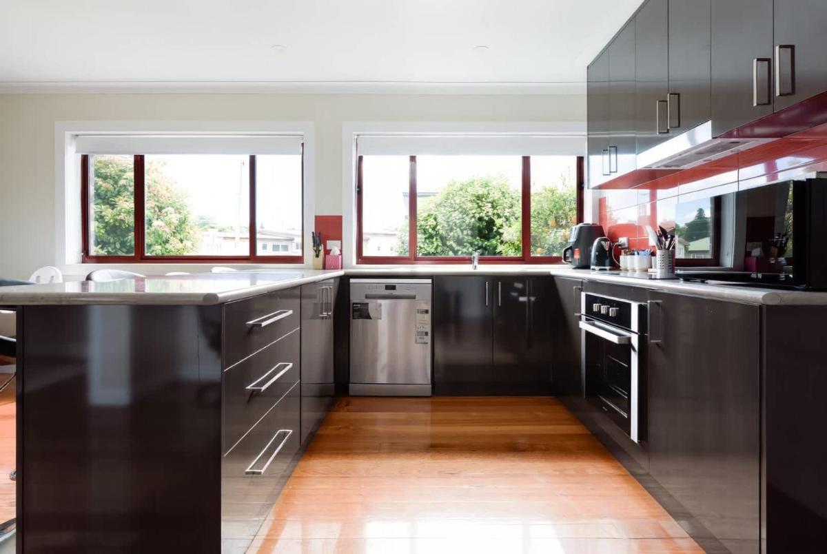 Spacious 3-Bed Mins from City Centre - Housity