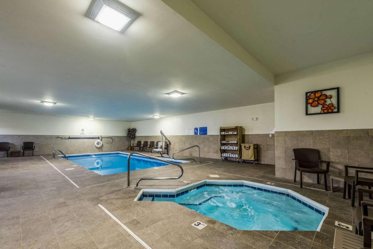 Comfort Inn & Suites Dayton North - Housity