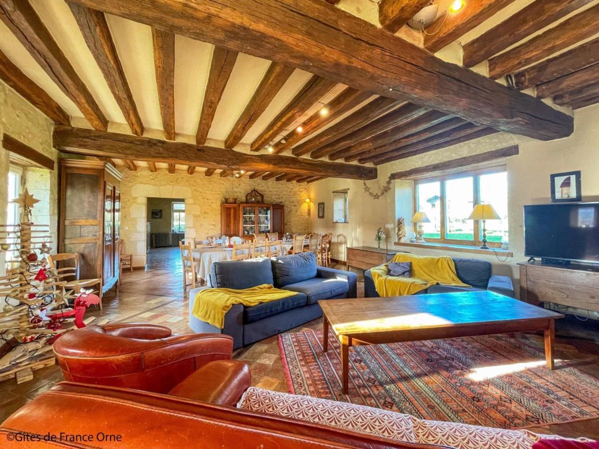 Maison de charme avec piscine intérieure, grand jardin, et paysages magnifiques en pleine campagne - FR-1-497-164 - Housity
