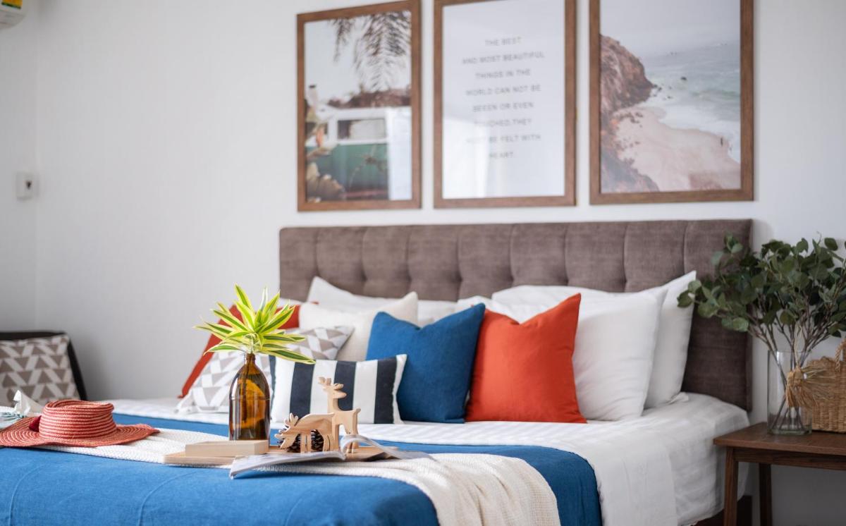 The Corner Lodge - Housity