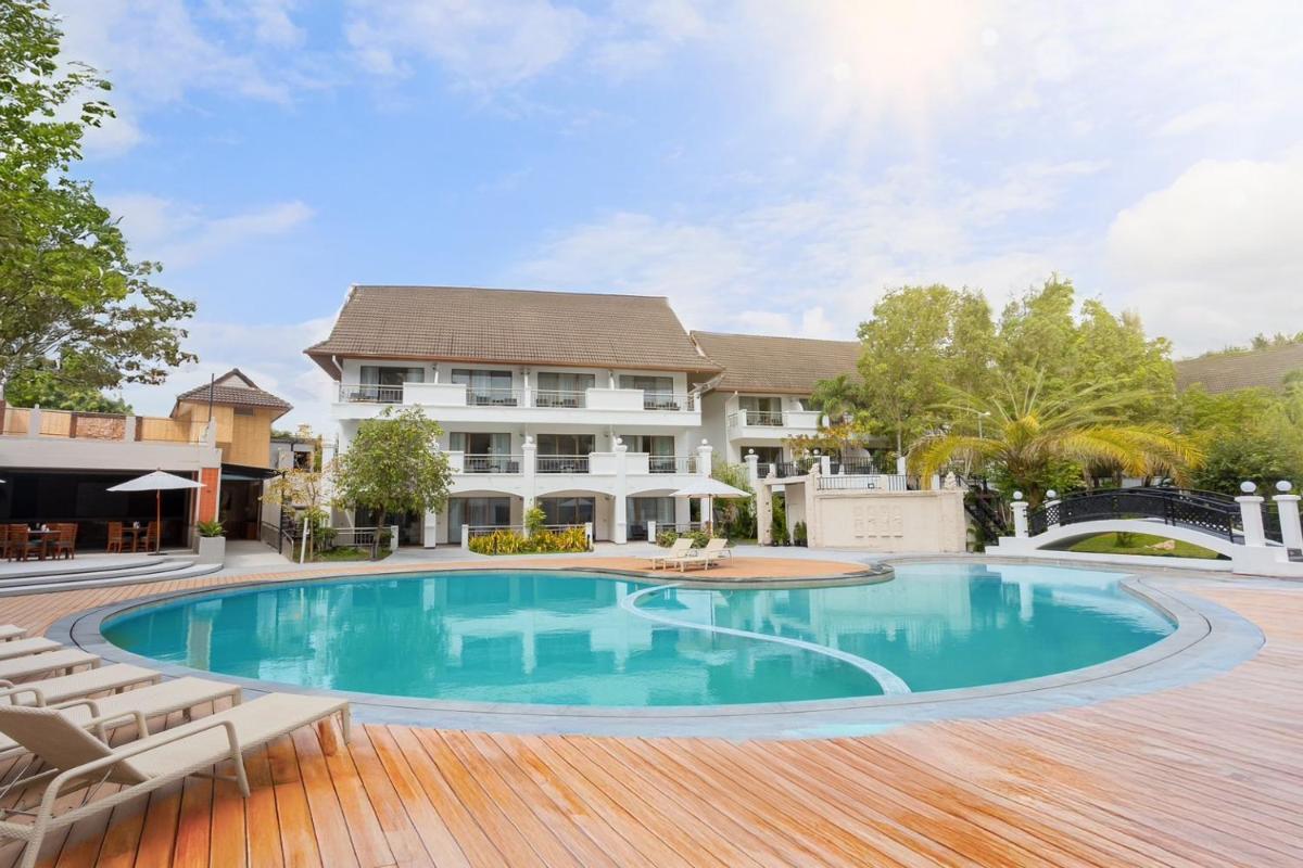 Pinnacle Grand Jomtien Resort and Beach Club - Housity