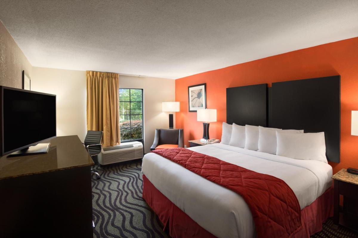 Days Inn by Wyndham Rome Downtown - Housity