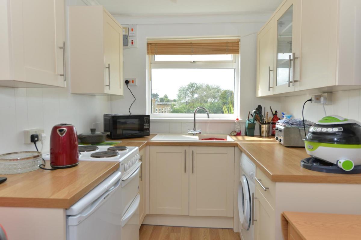 Downs View - 144 Sandown Bay Holiday Park - Housity