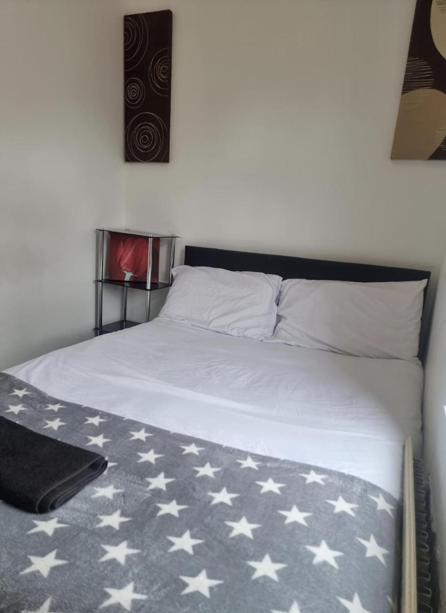 Gorgeous Stylish Cheri Victorian House In Manchester - Hizvo