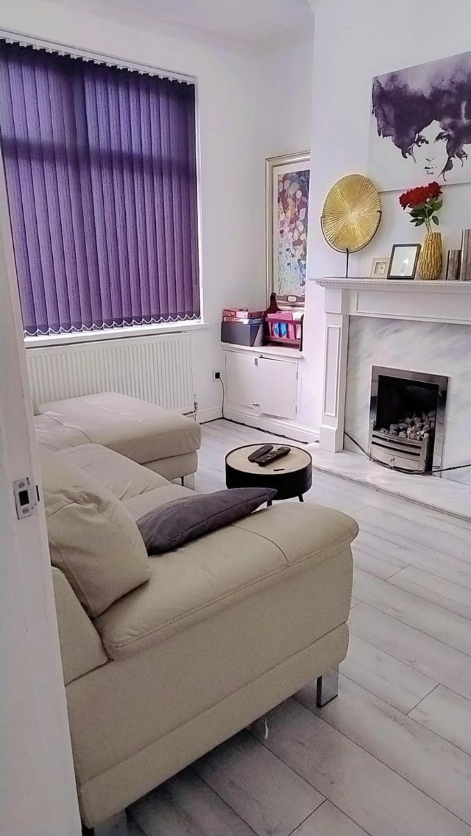 Gorgeous Stylish Cheri Victorian House In Manchester - Hizvo
