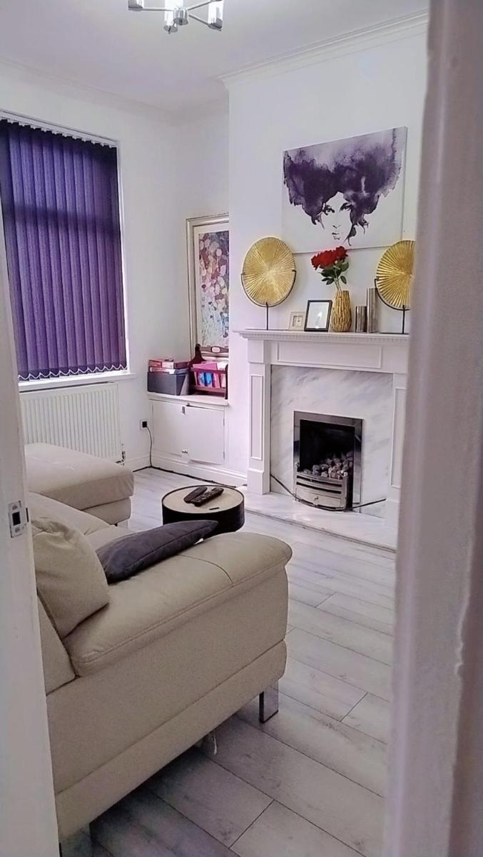 Gorgeous Stylish Cheri Victorian House In Manchester - Housity