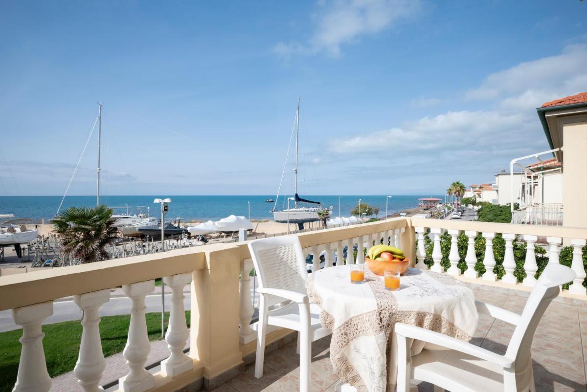 Villa Liberty with Private Beach - Housity