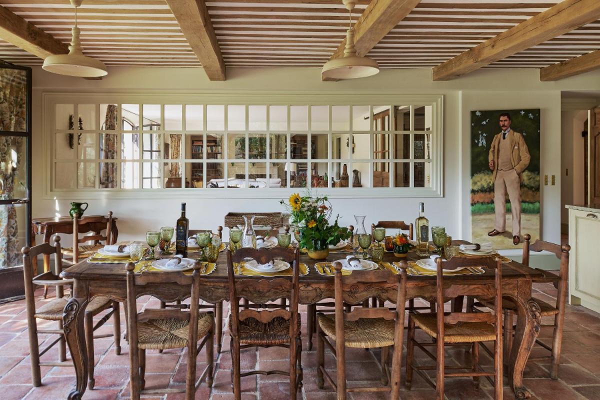 Restaurant ou autre lieu de restauration dans l'établissement Château de Berne