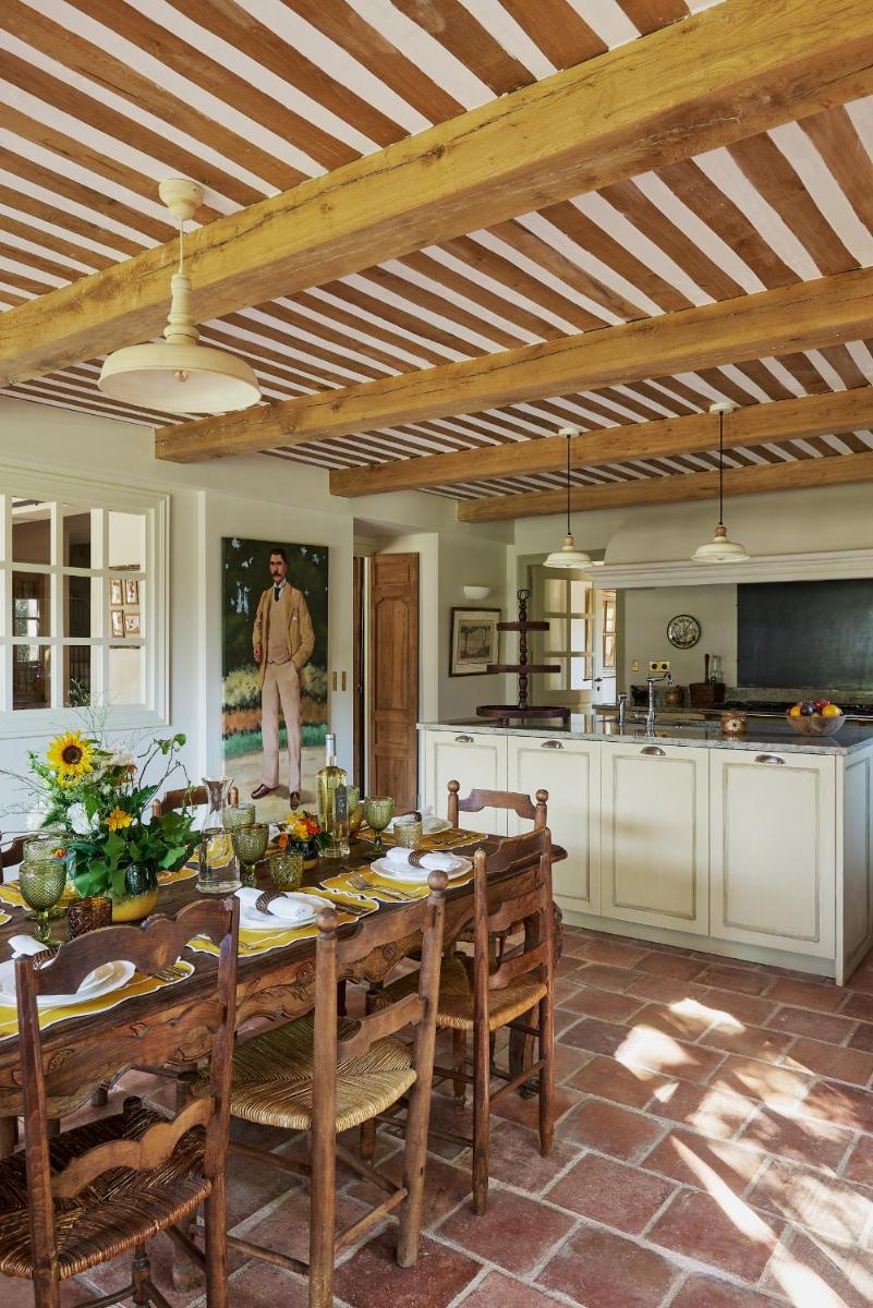 Cuisine ou kitchenette dans l'établissement Château de Berne