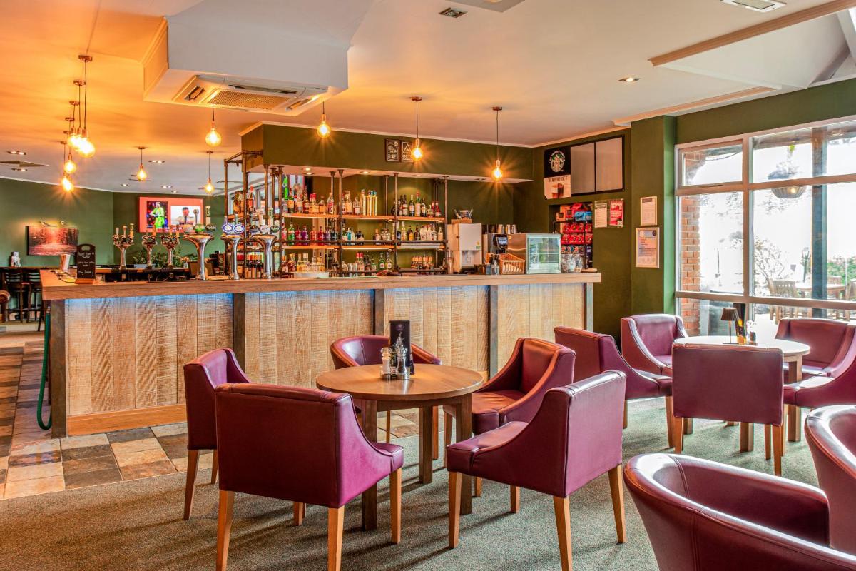 Meon Valley Hotel, Golf & Country Club - Housity