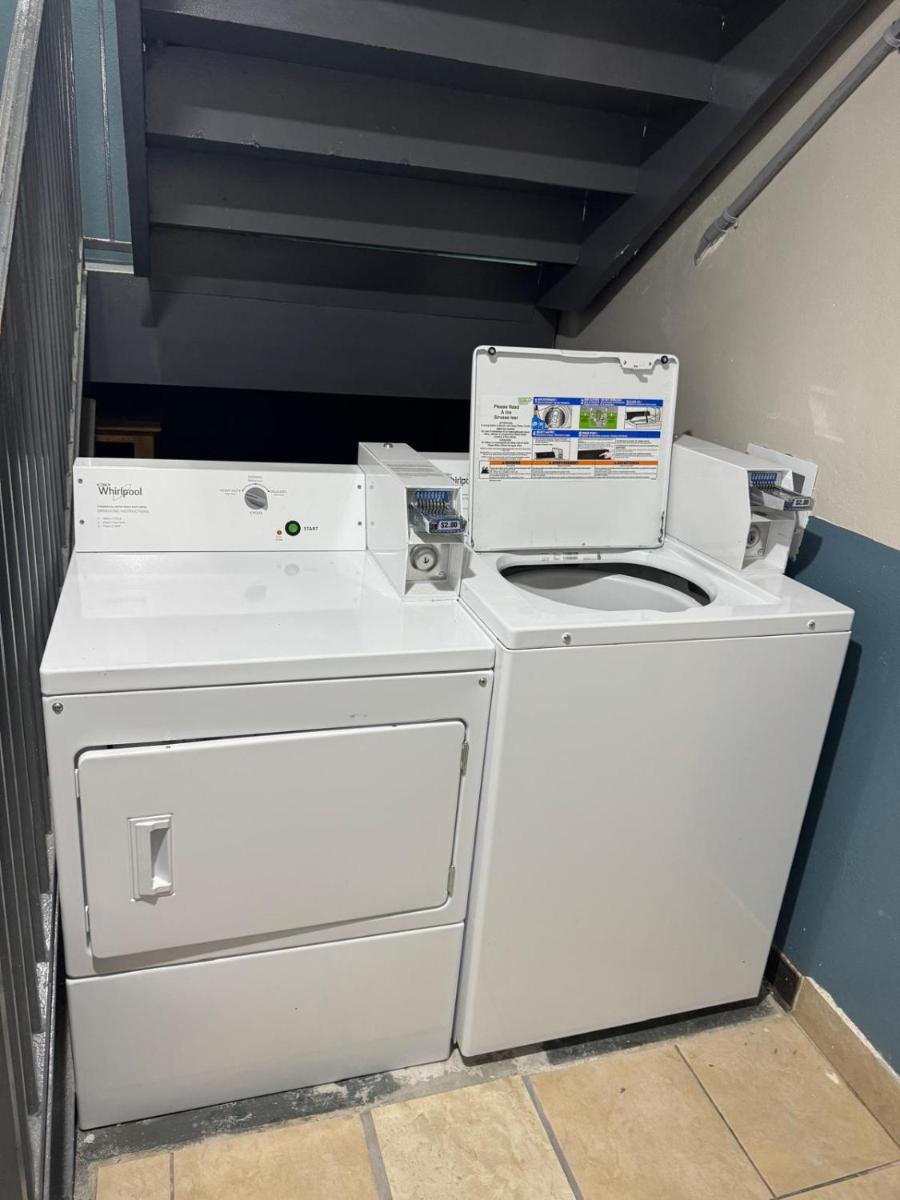 Executive Inn - Housity