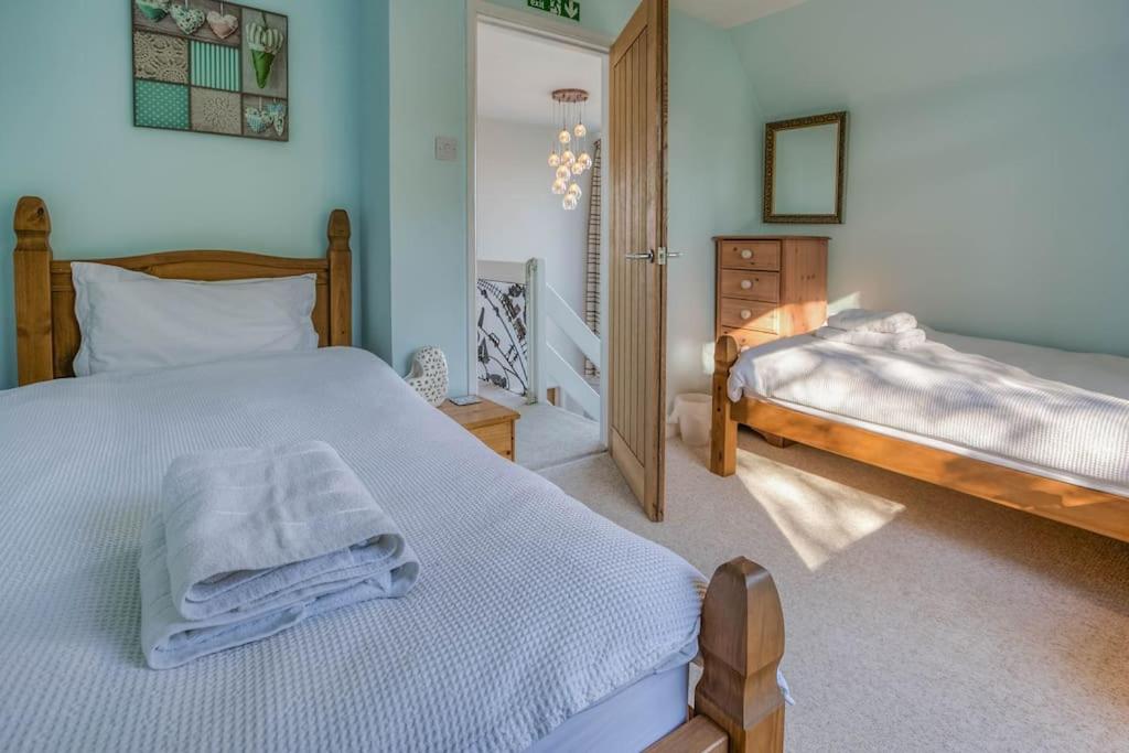 Coastal House Near Surfing Beach - East Runton Crabpot Cottages - Housity