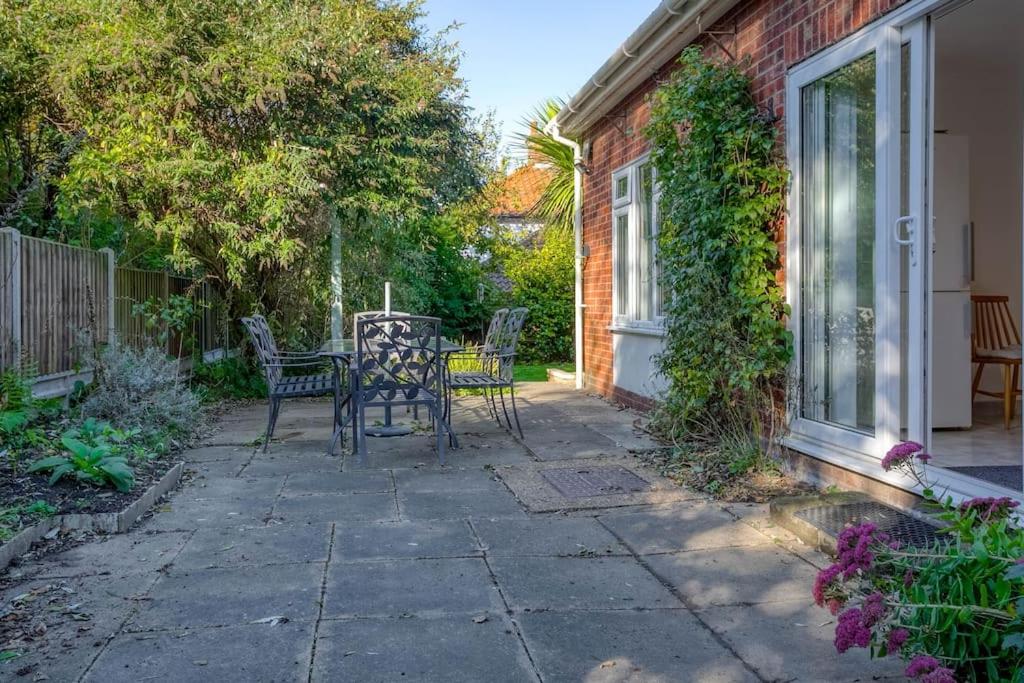 Coastal House Near Surfing Beach - East Runton Crabpot Cottages - Housity