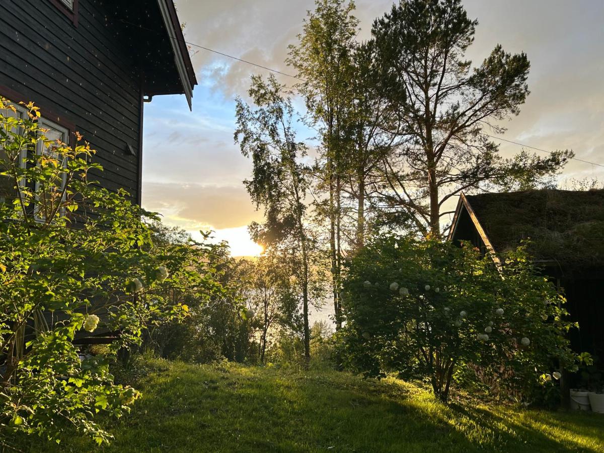 Stille og fredelig ved fjord og fjell - Housity