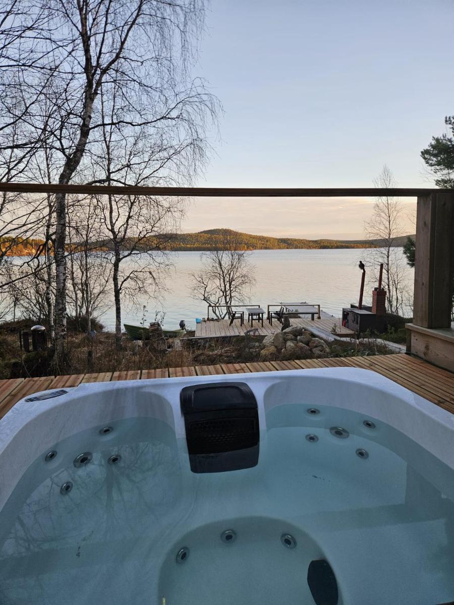 Heteranta, Lake Inari / Inarijärvi - Housity