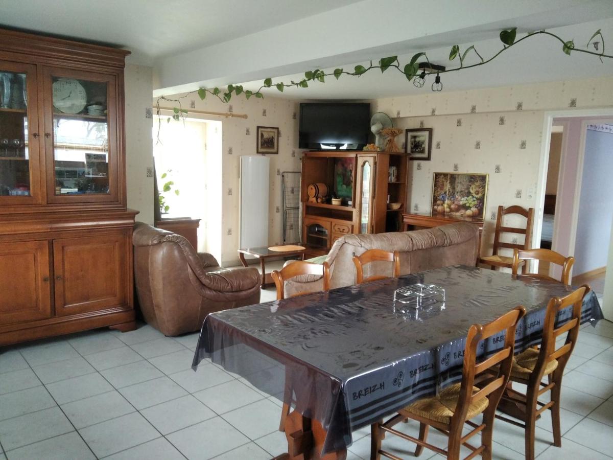 Gîte les blés dorés à 7 km de DERVAL. - Housity