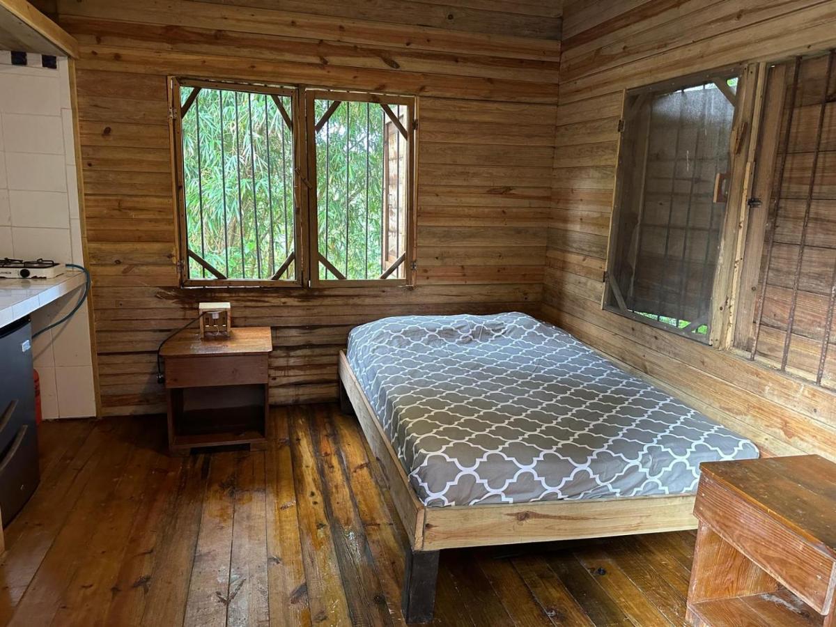 Roatan Bed & Breakfast Apartments - Housity