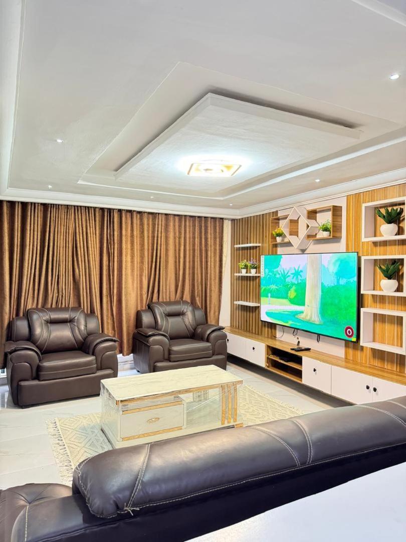 Suitetrails - New town apartment iporin Lagos