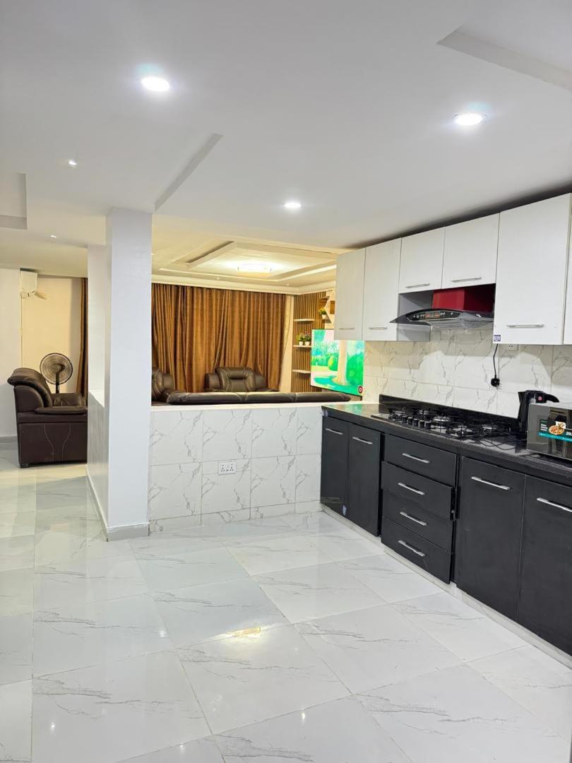 Suitetrails - New town apartment iporin Lagos