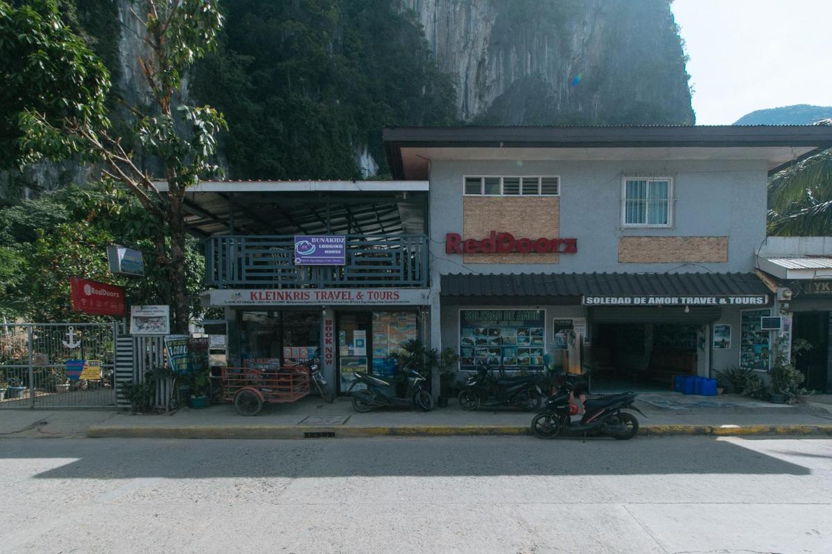 RedDoorz at Bunakidz Lodge El Nido Palawan - Housity
