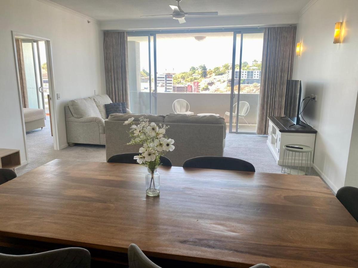 Apartment 1002 | River & Stadium Views - Housity